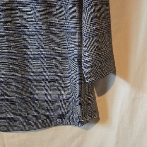 Van Heusen Gray And Blue Blouse With 3/4 Sleeves Womens Size Medium - Picture 4 of 8